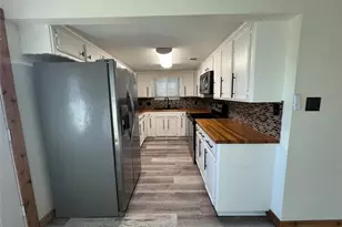 1034 E 3rd St, Bellville, TX 77418 - Photo 12