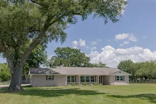 17318 Penick Rd, Waller, TX 77484 - Photo 2