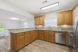 6309 32nd St, Groves, TX 77619 - Photo 8