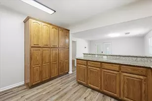 6309 32nd St, Groves, TX 77619 - Photo 10