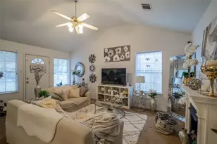 1725 & 1727 Hazelwood St, Conroe, TX 77301 - Photo 4