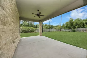 13202 James Terrace Ln, Houston, TX 77059 - Photo 32