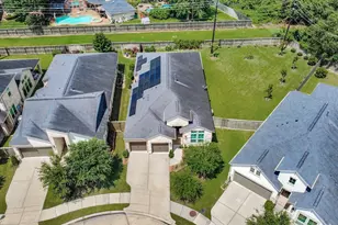 13202 James Terrace Ln, Houston, TX 77059 - Photo 38