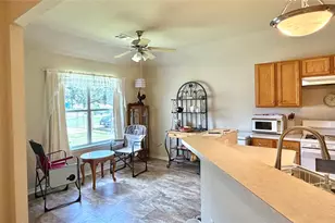 396 Newcom Ln, Sealy, TX 77474 - Photo 10