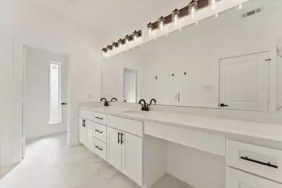 725 E 37th Street, Houston, TX 77022 - Photo 34