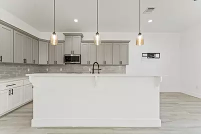 725 E 37th Street, Houston, TX 77022 - Photo 14