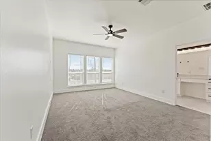 725 E 37th St, Houston, TX 77022 - Photo 28