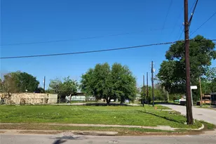 2400 Lockwood Dr, Houston, TX 77020 - Photo 8