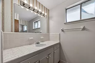 8218 Hazen St, Houston, TX 77036 - Photo 32