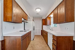 8218 Hazen St, Houston, TX 77036 - Photo 18