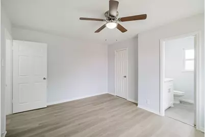 4314 Woodmont Drive, Houston, TX 77045 - Photo 12