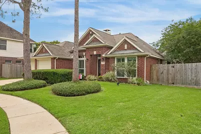 3306 Stonehurst Court, Pearland, TX 77584 - Photo 2