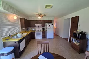 13719 Larkway Dr, Sugar Land, TX 77498 - Photo 10
