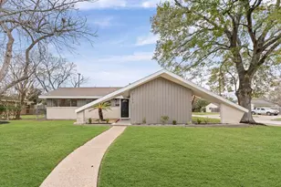 7102 Sharpview Dr, Houston, TX 77074 - Photo 1