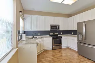 2922 Veva Dr, Pearland, TX 77584 - Photo 10