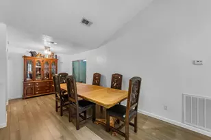 13835 Walnut Hollow Ln, Houston, TX 77082 - Photo 4