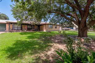 100 W Lakeview Dr, Point Blank, TX 77364 - Photo 1