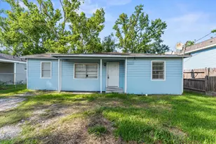 8121 Woodlyn Rd, Houston, TX 77028 - Photo 1