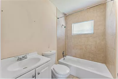 8121 Woodlyn Road, Houston, TX 77028 - Photo 10