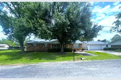203 Franklin Road, Wharton, TX 77488 - Photo 2