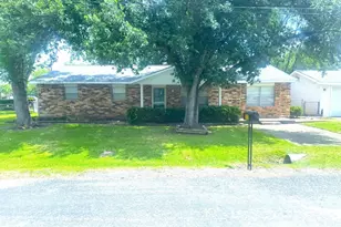 203 Franklin Rd, Wharton, TX 77488 - Photo 1