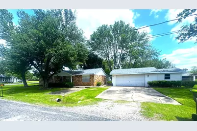 203 Franklin Road, Wharton, TX 77488 - Photo 4
