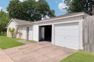 8902 Sharpview Dr, Houston, TX 77036 - Photo 14