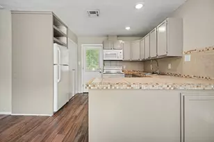 6500 Haden Dr, Hitchcock, TX 77563 - Photo 12