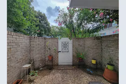 2601 Bellefontaine Street #A104, Houston, TX 77025 - Photo 32