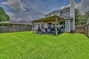 201 W Chatham St, Bellville, TX 77418 - Photo 32