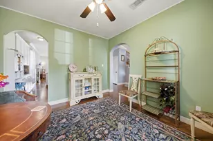 201 W Chatham St, Bellville, TX 77418 - Photo 16