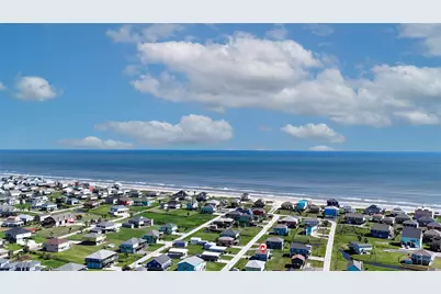 951 Clara, Crystal Beach, TX 77650 - Photo 20