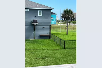 951 Clara, Crystal Beach, TX 77650 - Photo 6