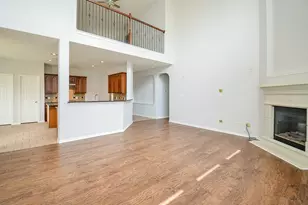3911 Fallsbrook Ct, Sugar Land, TX 77479 - Photo 8