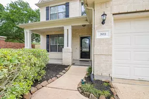 3911 Fallsbrook Ct, Sugar Land, TX 77479 - Photo 2