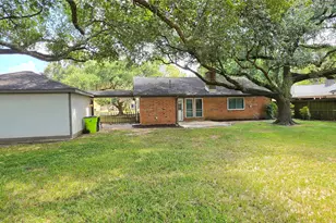 2918 Cherry Springs Dr, Missouri City, TX 77459 - Photo 4