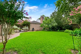 12210 Ravenmoor Dr, Houston, TX 77077 - Photo 32