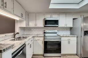 5005 Georgi Ln, Houston, TX 77092 - Photo 2