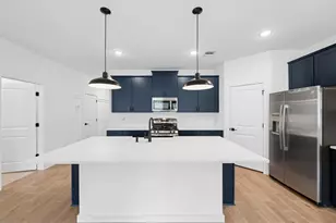 7722 Jade Crst Dr, Angleton, TX 77515 - Photo 4