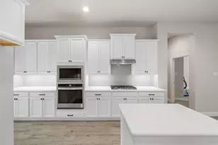 1524 N Blue Bonnet Ln, Angleton, TX 77515 - Photo 16