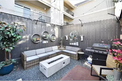 2007 Bailey Street, Houston, TX 77006 - Photo 2