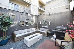 2007 Bailey St, Houston, TX 77006 - Photo 2