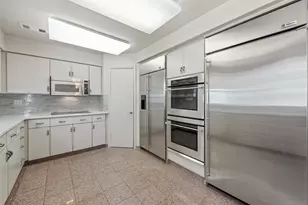 1334 Outrigger, Tiki Island, TX 77554 - Photo 16