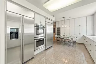 1334 Outrigger, Tiki Island, TX 77554 - Photo 18