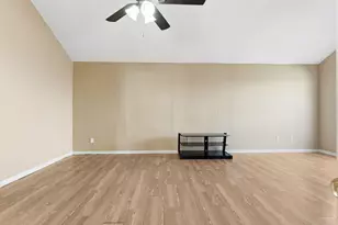 9306 Corner Oaks Ln, Houston, TX 77036 - Photo 12