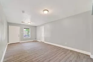 3031 Groton Dr, Houston, TX 77051 - Photo 8