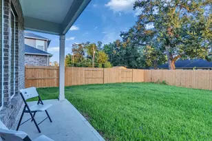 401 Magnolia St, Richwood, TX 77566 - Photo 4