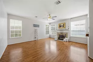 206 Scarlet Maple Dr, Sugar Land, TX 77479 - Photo 2