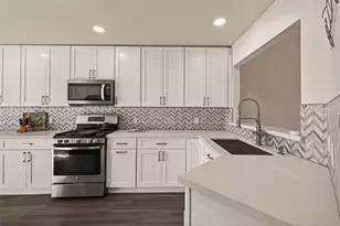 10918 Gulf Bridge Ct, Houston, TX 77075 - Photo 8