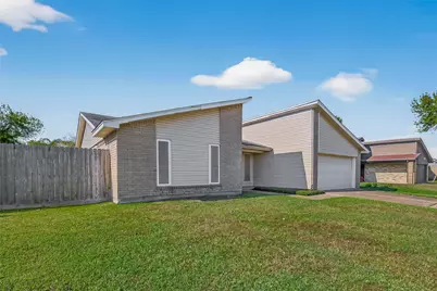 2905 Park Shadow Lane, Deer Park, TX 77536 - Photo 2